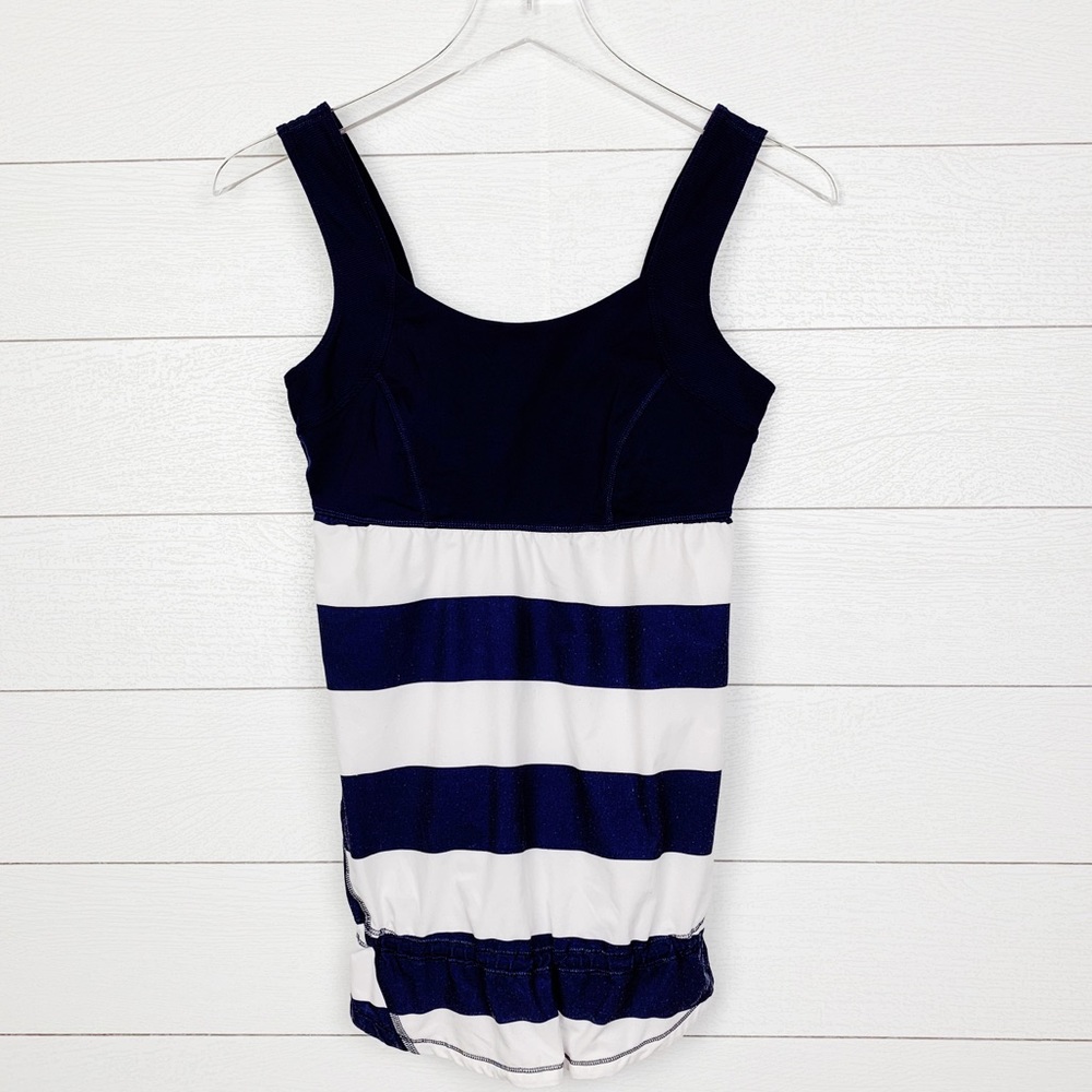 Lululemon Women's Striped Tank in a Size 6.